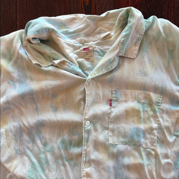 Levi's Relaxed Fit Shirt in Cream and Blue - Picture 3 of 9